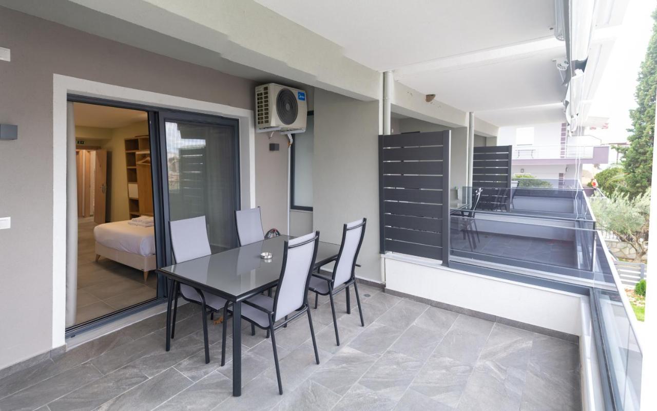 Garden Apartments Керамоти Екстериор снимка
